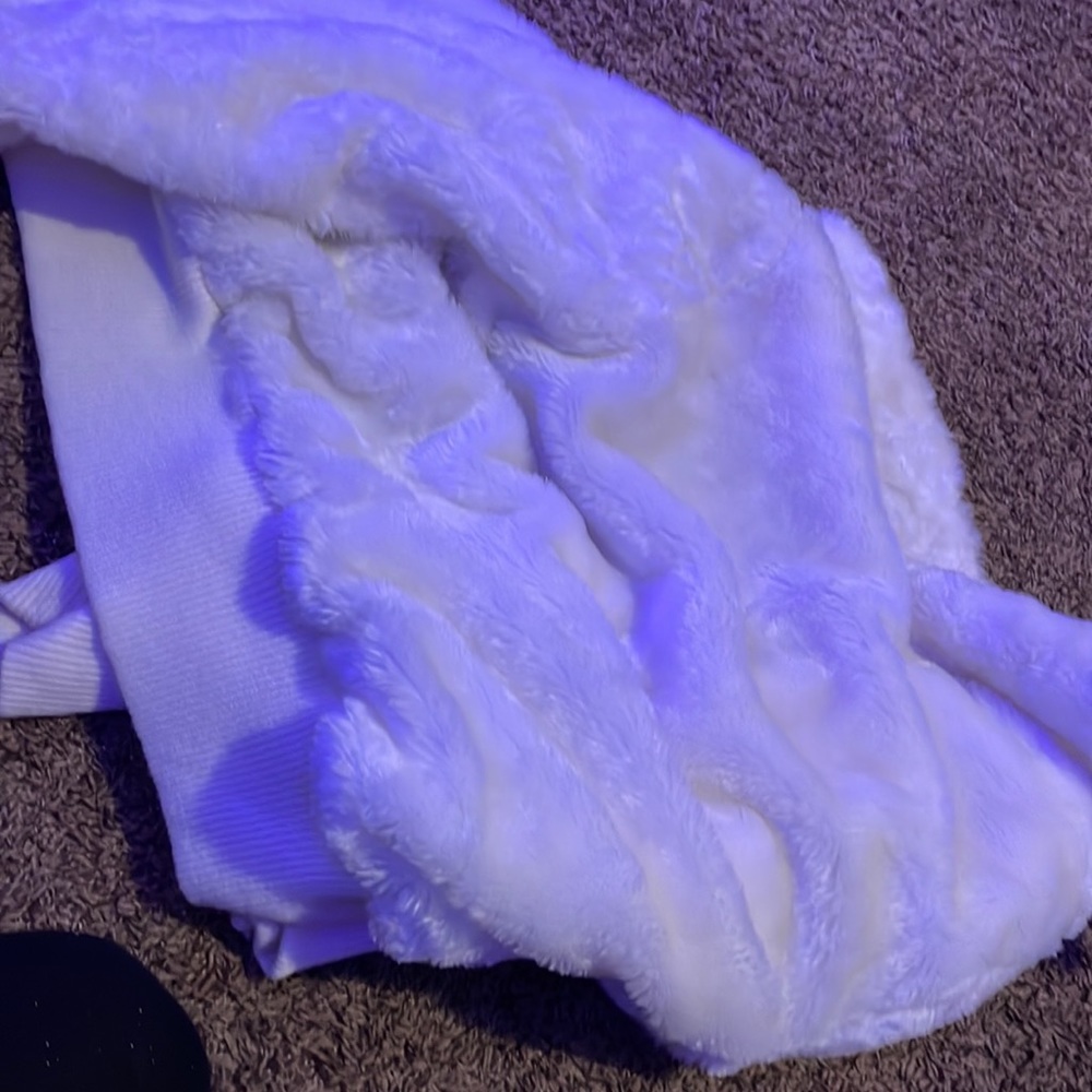 Fluffy jacket - Picture 4 of 4